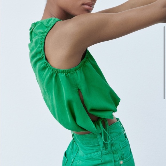 🌿 ZARA GREEN ASYMMETRICAL CROP TOP! - Picture 7 of 14